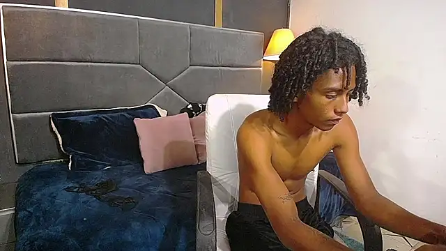 persy_wt24cm live cam on StripChat
