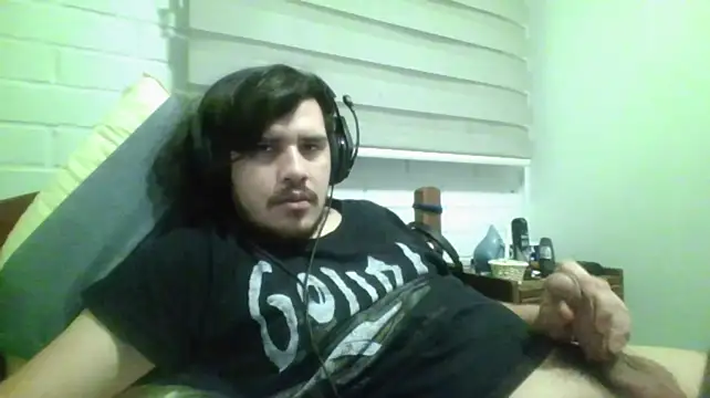 hung_weeb live cam on StripChat