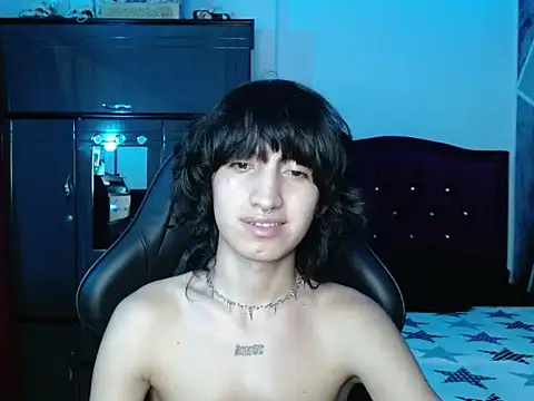littlextreme live cam on StripChat