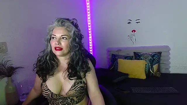 Victoria_Lover webcam