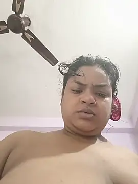 Deborbhavi222 live webcam