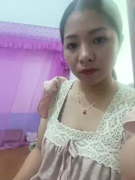 Phiea-nc94 live cam on StripChat