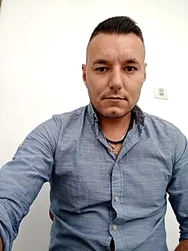 PeNtRuDOAMNE live cam on StripChat