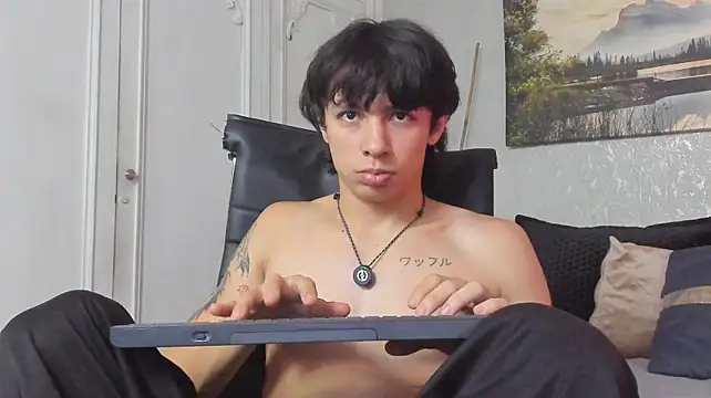 Tyler_durten live cam on StripChat