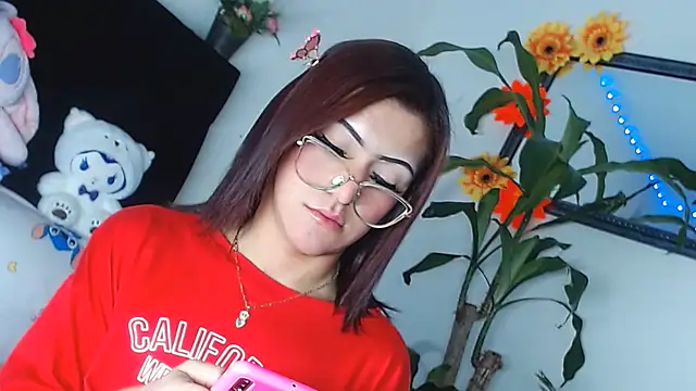 NathalialLooes live cam on StripChat