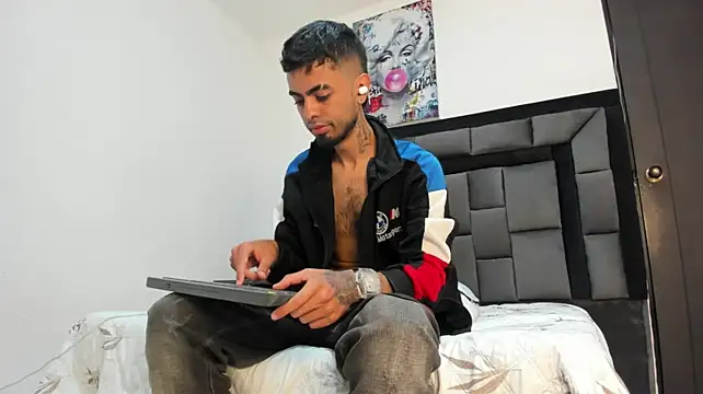 Jack_bigdick1 live cam on StripChat