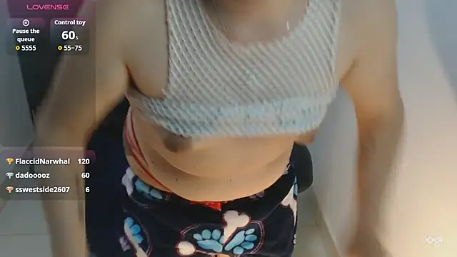 spicey_latina live cam on StripChat