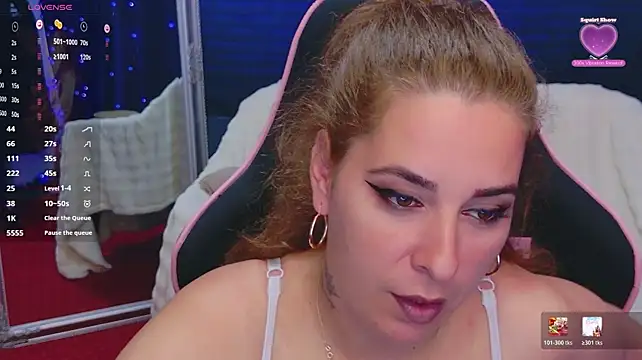 KarinaNoir live cam on StripChat