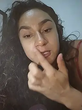 yummi_greluda webcam