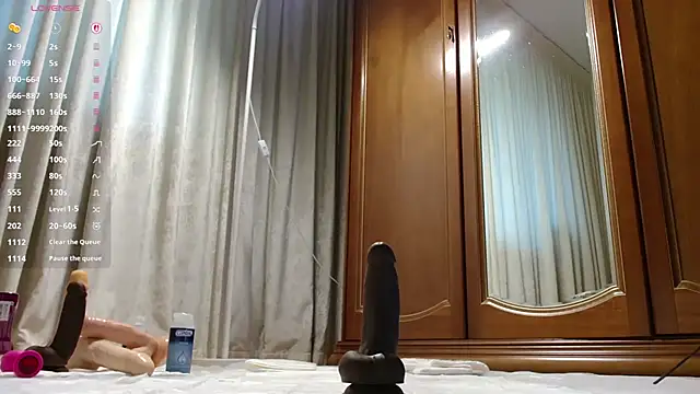 Crazy1One live cam on StripChat