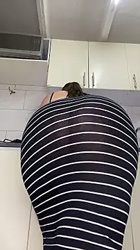 Chloee_Peach live cam on StripChat