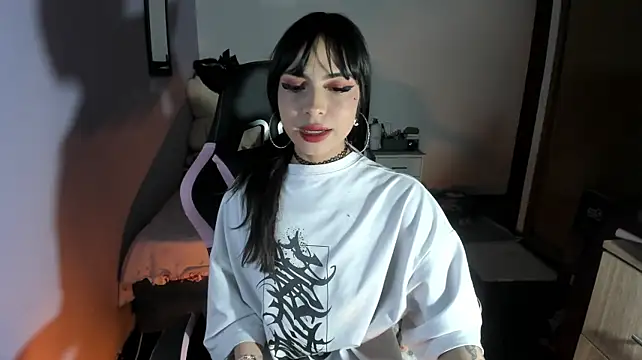 Ada_luna01 live cam on StripChat