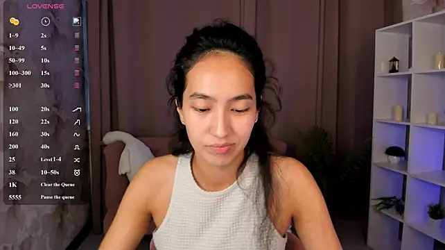FlirtyAura live cam on StripChat