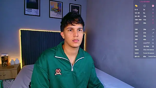 Leo_Savage_ live cam on StripChat
