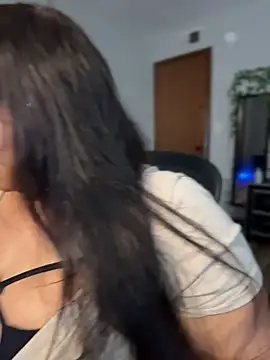NeliaVoss live cam on StripChat