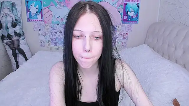 SugarBunny18 live cam on StripChat