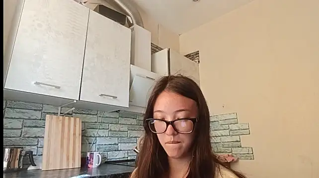 TranquilityPleasure live cam on StripChat