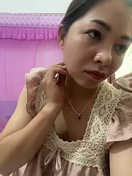 Phiea-nc94 live cam on StripChat