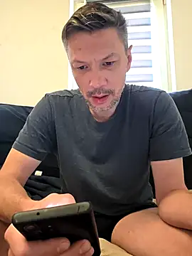 tomek84 live cam on StripChat