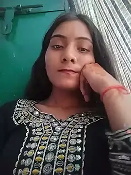 Pavitrahote live cam on StripChat