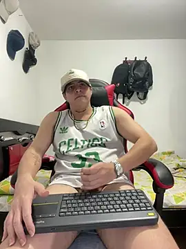 Fozil_Dvice live cam on StripChat