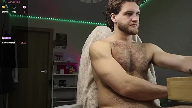 MrbigLouis live cam on StripChat
