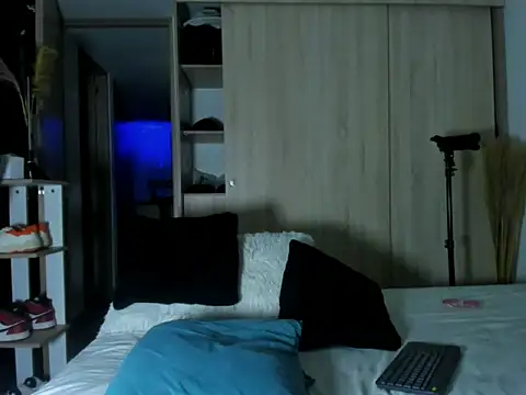 Dammianmiller live cam on StripChat