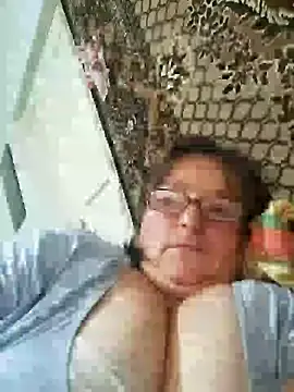 MilaCold5443 live cam on StripChat