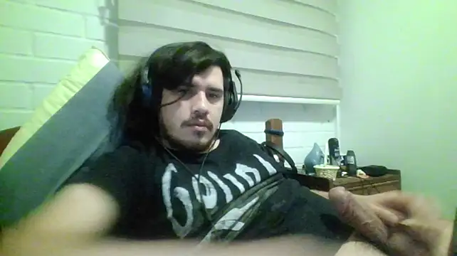 hung_weeb live cam on StripChat