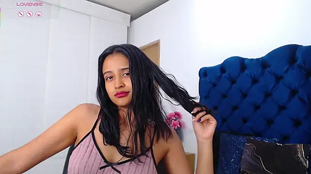 Lili666_ live cam on StripChat