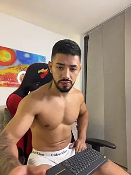 Ezzio_Scolaro live sex cam