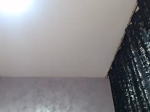 myhaa18 live cam on StripChat