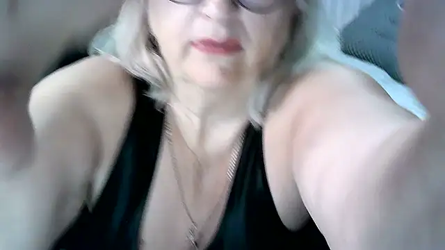 LolkaAlyss live cam on StripChat