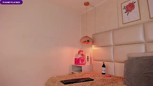Aily_Yozuko live cam on StripChat