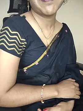 Cute-Smiely-Queen-Telugu live cam on StripChat