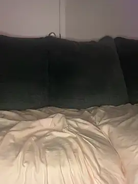 Juicybootyy1 live cam on StripChat