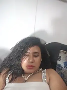 AntonellaMonroew live cam on StripChat