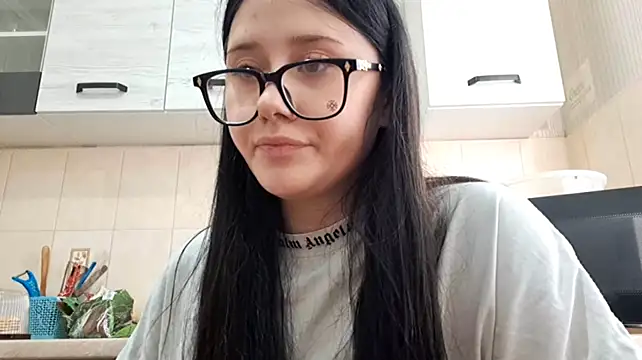 Mira_Stavik live cam on StripChat