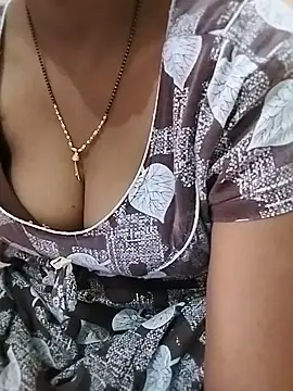 Lovely-Deepa live cam on StripChat
