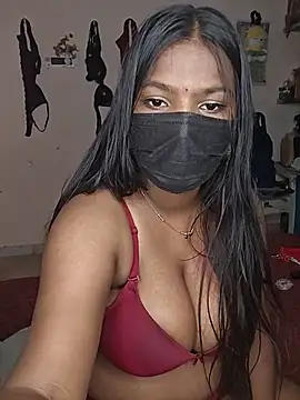 sluttyzoyaa live cam on StripChat
