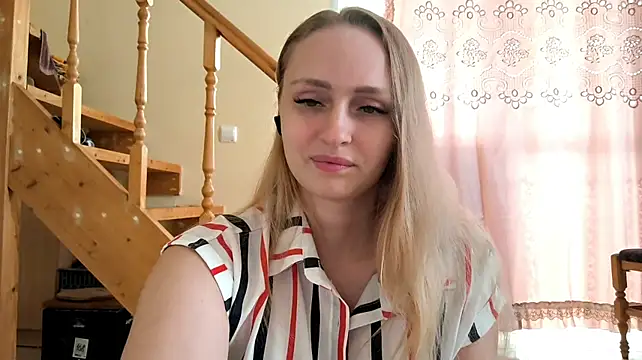 LikaDoll live cam on StripChat