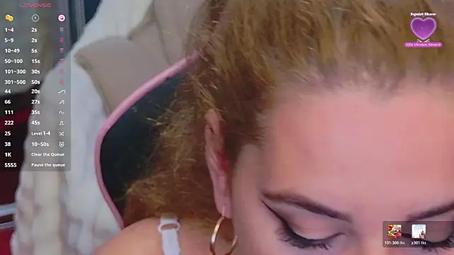 KarinaNoir live cam on StripChat