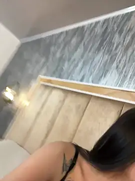 Iamzoee_ live cam on StripChat
