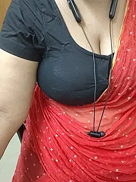Tamil-ranjitha07 live cam on StripChat