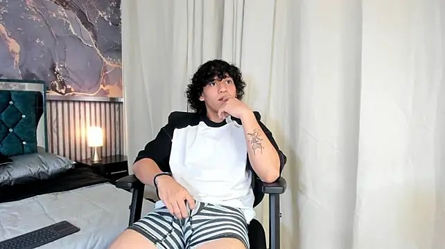 adrian_black86306 live cam on StripChat