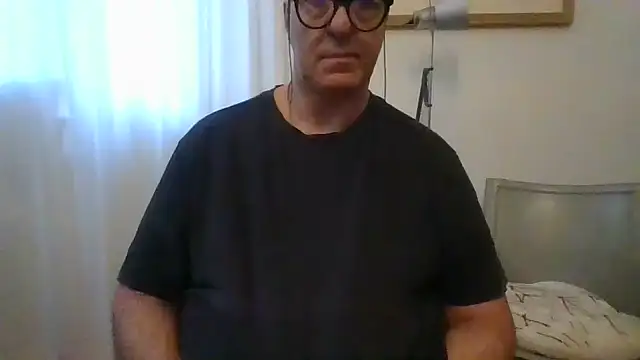 ANONIMO7735 live cam on StripChat