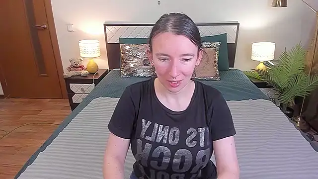 CatherineWalls live cam on StripChat