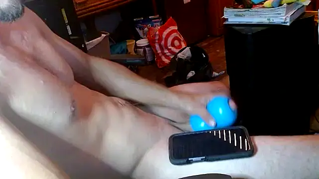 tongueispowerr6d9 webcam