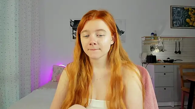 Evie_Tomioka webcam