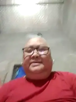 YourMomy- webcam